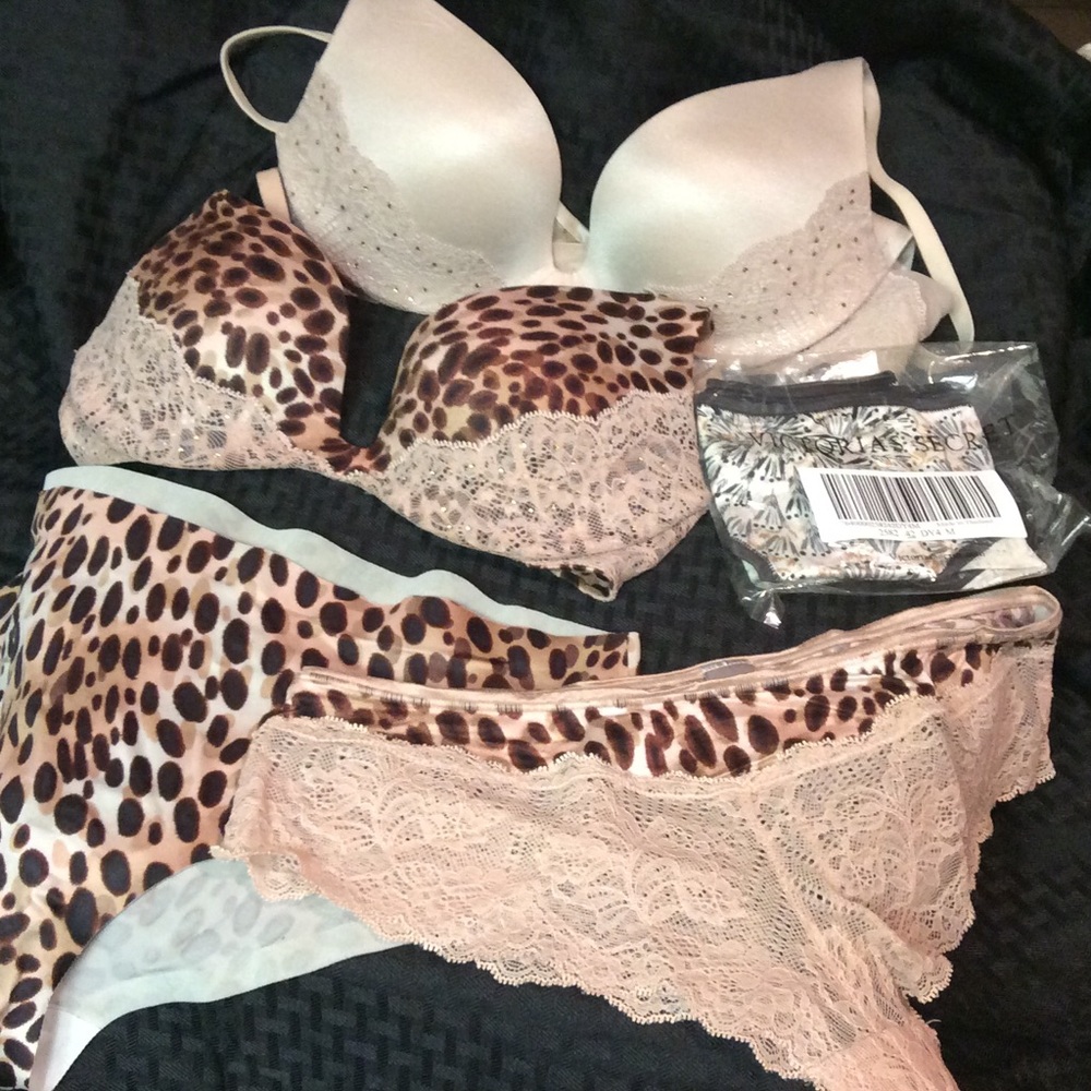 Victorias secret bra wardrobe bras/panties…